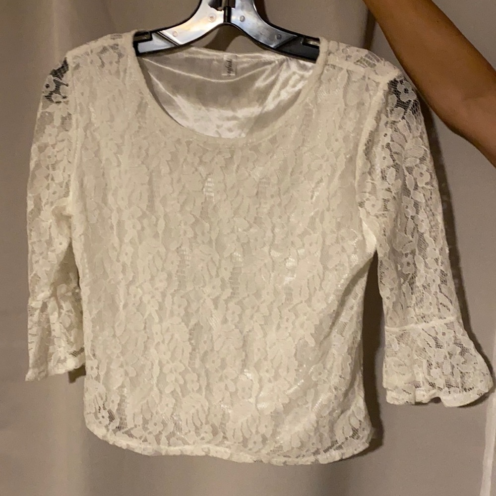 NWOT Lacy White Quarter Bell-Sleeve Blouse - Small